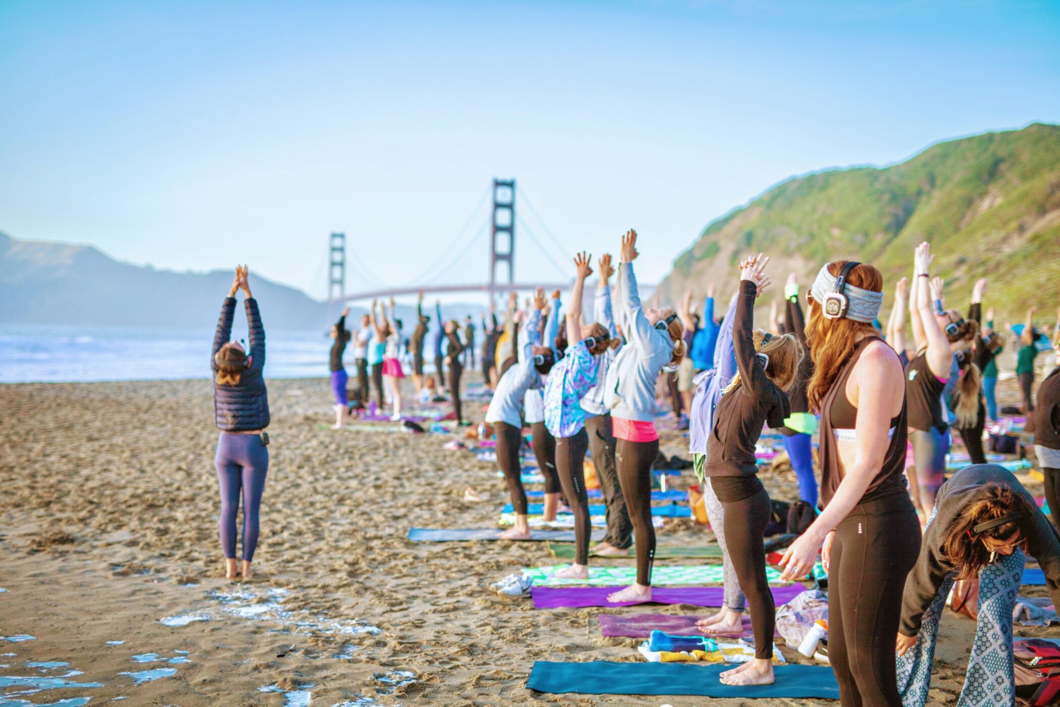 Saturday Groove : Beach Yoga with Julianne!