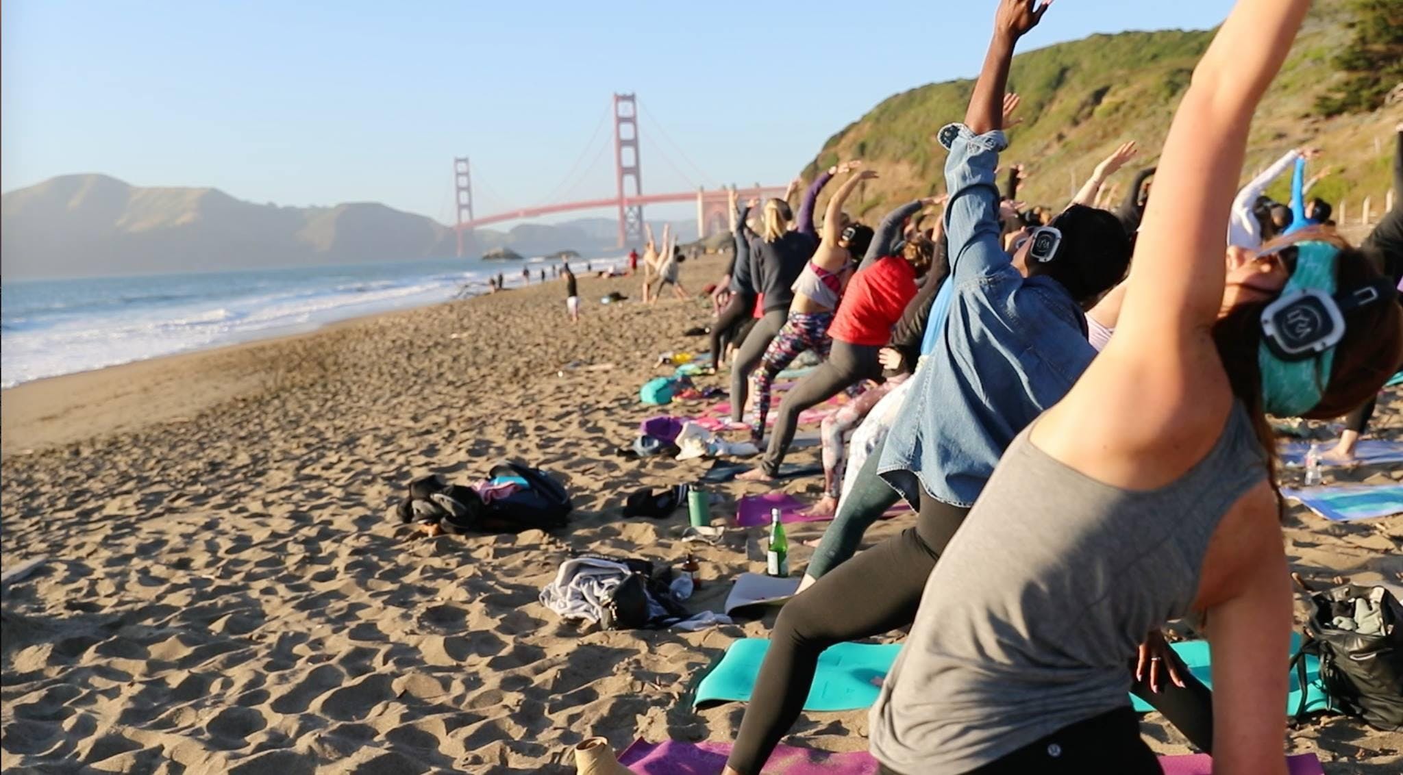 Saturday Groove : Beach Yoga with Julianne!