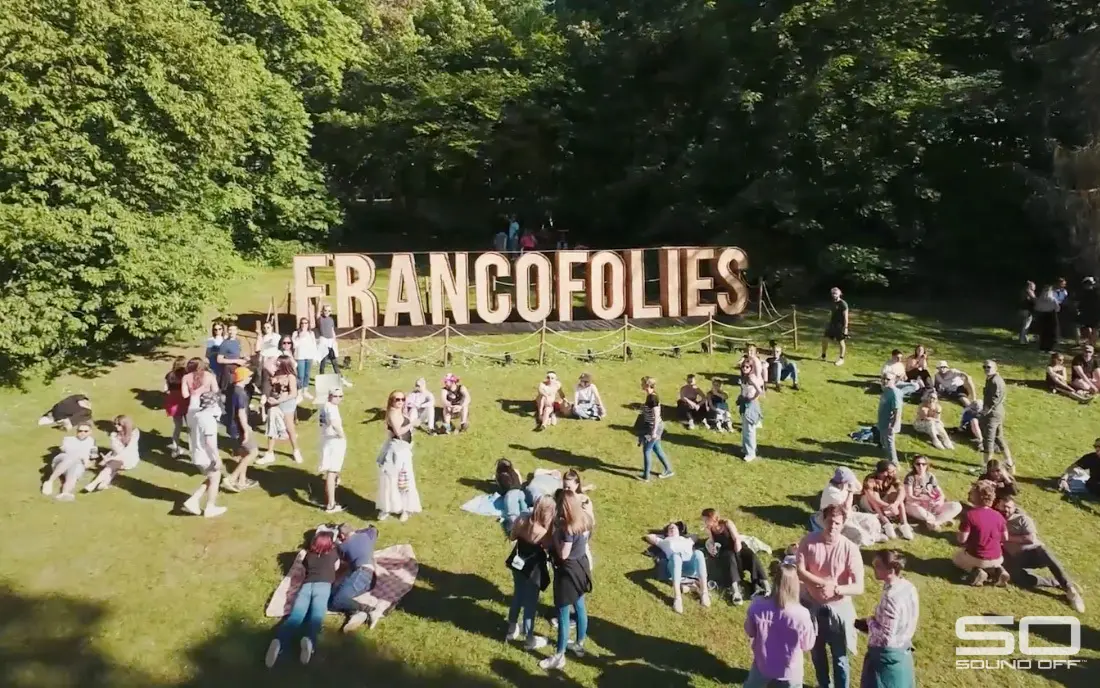 People connecting at the Francofolies Festival